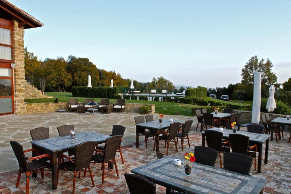Hotel Restaurante El Ventos Sant Felíu de Pallarols Exterior foto